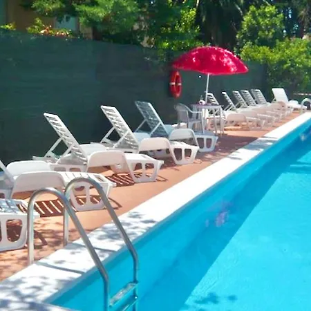 Apart-hotel Isa-residence With Swimming-pool In Marina Di Only 700 Meters From The Sea, Studio-apartments With Air Conditioning And Private Outdoor Area